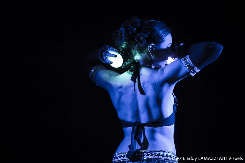 Spectacle Aurora : danse tribale et lumière