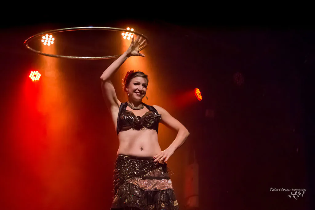 Spectacle Esmeralda : danse orientale au hula hoop