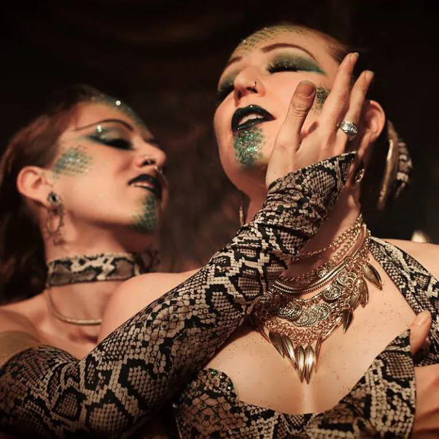 Duo Snake Hypnosis avec Kalisuma